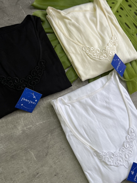 Camiseta Manga Corta Bordada Peter Pan