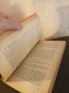 Un mes con Montalbano (usado, b) - Andrea Camilleri en internet