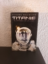 Titanis el armario de la luna (usado, muy pocas marcas en lapiz) - Esteban Valentino