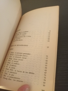 Imagen de I Ching (usado) - Mirco Lauer (detalle de mala apertura y canto con cinta)