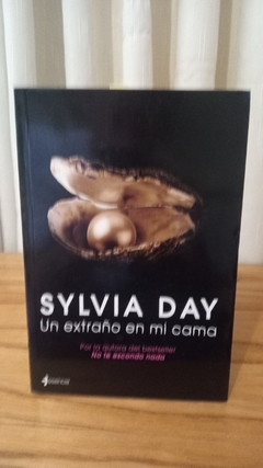 Un Extraño En Mi Cama (usado) - Sylvia Day