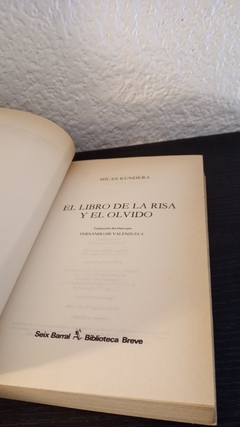 El libro de la risa y el olvido (usado) - Milan Kundera - comprar online