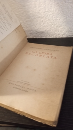 La letra escarlata (usado, detalle en tapa) - Nathaniel Hawthorne - comprar online