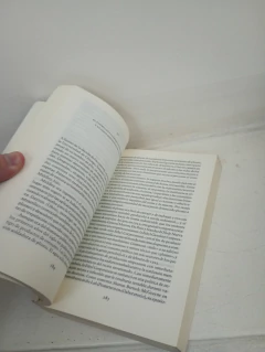 Una breve historia de casi todo (usado, firma del anterior dueño) - Bill Bryson - Charlemosdelibros