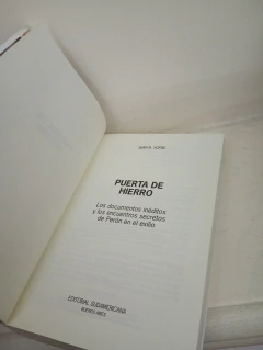 Puerta de hierro (usado, firma del anterior dueño) - Juan B. Yofre - Charlemosdelibros