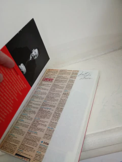 Tiempos Rojos (usado, recortes de diarios adjuntos, no afectan la lectura) - Hernán Camarero en internet