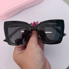 OM8715- ÓCULOS CLIP-ON TAINARA CINZA COM DETALHES na internet