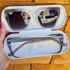 81013 - ÓCULOS CLIP-ON SOPHIA PRETO COM DEGRADE CRISTAL - comprar online