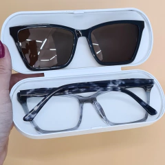 BA1292 - ÓCULOS CLIP-ON LAURA CINZA COM DETALHES - NB Óculos