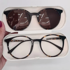 9511 - ÓCULOS CLIP-ON ANTÔNIA ANIMAL PRINT na internet