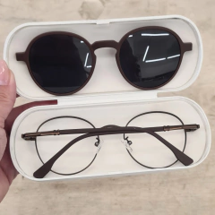 BS9011 - OCULOS CLIP-ON DANIEL MARROM na internet