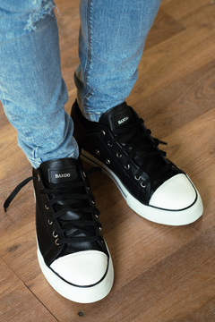 ZAPATILLA BANDO DE CUERO NEGRO - comprar online