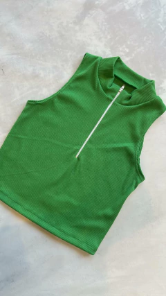 Chomba sin mangas verde o negro en internet