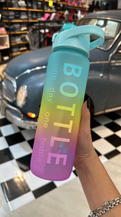 Botellita tricolor One day - comprar online