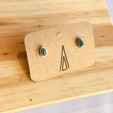 brinco prata bali gota trabalhada pedra safira verde / 0,5 cm - comprar online