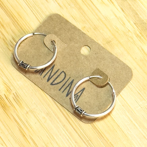 brinco argola media tribal único no meio / 1,8 cm