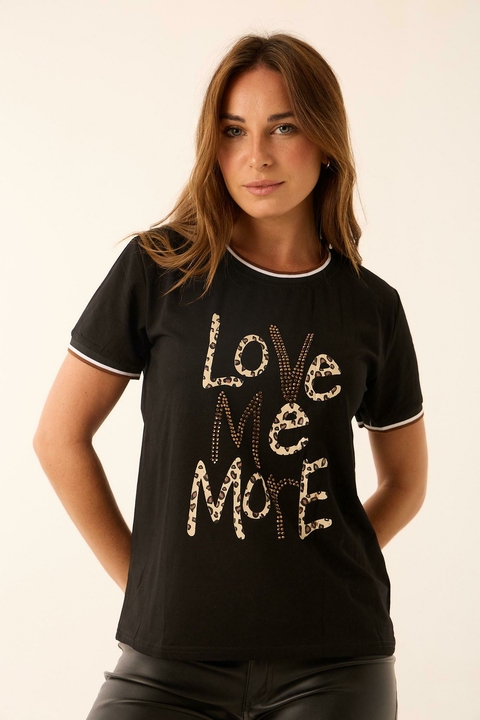 Remera LOVE ME MORE c/ strass (ru5100) - comprar online