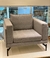 Poltrona Modelo Stuart (4293) - IT HOME Curadoria de Móveis