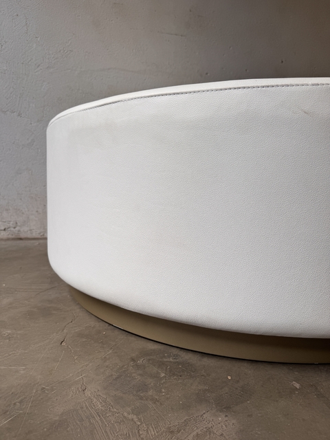 Puff em couro natural branco (4402)