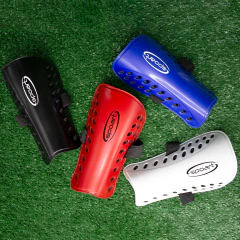 CANELEIRA DE FUTEBOL F11 ADULTO PRETA