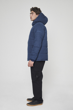 CAMPERA PUFFER AZUL AERO en internet