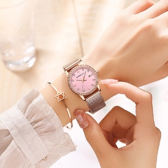 Relógio Feminino Cravejado Moda CRRJU - Relógio Feminino Cravejado em Oferta - loja online