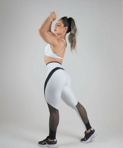 CONJUNTO MB BRANCO LEGGING COM DETALHE DE TELA ALTA COMPRESSÃO EXCLUSIVO na internet