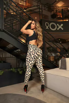 MACACÃO ELEGANCE ONÇA AMARRAÇÃO EXCLUSIVO - comprar online