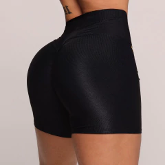 SHORT EMPINA BUMBUM GLOSSY PRETO en internet