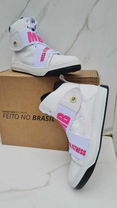 BOTA HARDCORE FOOTWEAR EXCLUSIVA MB BRANCA COM PINK