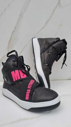 BOTA HARDCORE EXCLUSIVA MB PRETA COM PINK - MB Musa Fitness