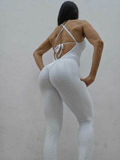 MACACÃO JAQGUAR BRANCO na internet