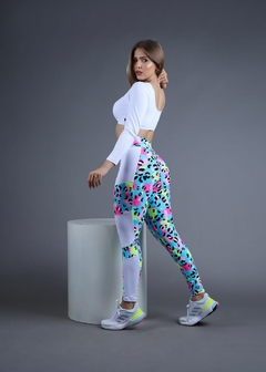 CONJUNTO LEGGING ONÇA VÁRIAS CORES DETALHE NA PERNA E TOP MANGA LONGA EXCLUSIVO - online store