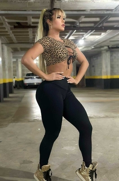 CONJUNTO EMPINA BUMBUM CALÇA BLACK CROPPED ONÇA EXCLUSIVO na internet