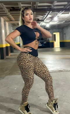 CONJUNTO EMPINA BUMBUM CALÇA ONÇA CROPPED BLACK EXCLUSIVO na internet