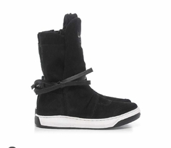 BOTA COLLAB JUJU SALIMENI HARDCOREFOOTWEAR NOBUCK PRETO na internet