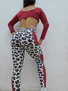 CONJUNTO LEGGING ONÇA VÁRIAS CORES DETALHE NA PERNA E TOP MANGA LONGA EXCLUSIVO - MB Musa Fitness