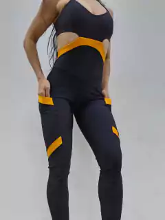 MACACÃO MB ALTA COMPRESSÃO PRETO COM DETALHE LARANJA COM BOLSO EXCLUSIVO