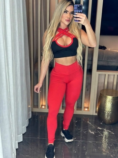 CONJUNTO LEGGING RED E TOP PRETO COM RED DETALHE NO BUSTO EXCLUSIVO