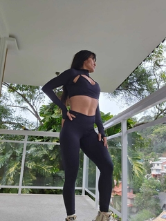 CONJUNTO PRETO CALÇA TRIPLO E BLUSA CANOA MANGA LONGA