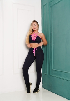 CONJUNTO PRETO COM DETALHE PINK TOP TEIA