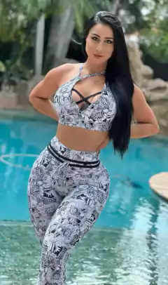 CONJUNTO QUADRINHOS PRETO E BRANCO DETALHE NO BUSTO E CINTURA EMPINA BUMBUM