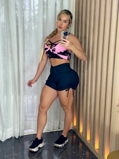 CONJUNTO SHORT LISO PRETO E TOP DETALHADO MAPA ROSA EXCLUSIVO on internet