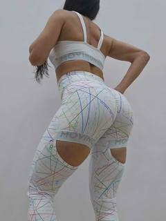 CONJUNTO LEGGING INTENSE EMPINA BUMBUM PONTOS E TRAÇOS E TOP FÊNIX BRANCO COM CINZA EXCLUSIVO - comprar online