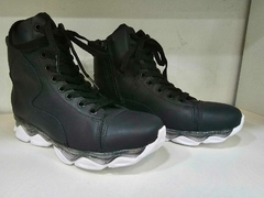 BOTA INTENSITY HARDCOREFOOTWEAR COM SALTO INTERNO