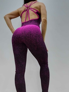 MACACÃO NAOMI SUPLEX ROSA COM PRETO - comprar online