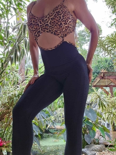 MACACÃO ONÇA COM JACQUARD BLACK EMPINA BUMBUM na internet