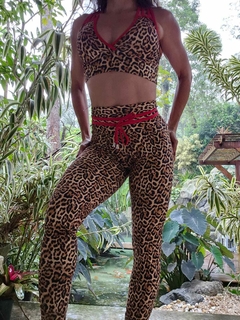 CONJUNTO LEGGING ONÇA DETALHES VERMELHO