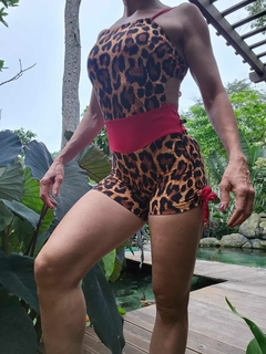 MACAQUITO ONÇA COM DETALHES VERMELHO EMPINA BUMBUM on internet