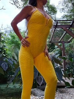 MACACÃO JACQUARD AMARELO DETALHADO EMPINA BUMBUM - online store